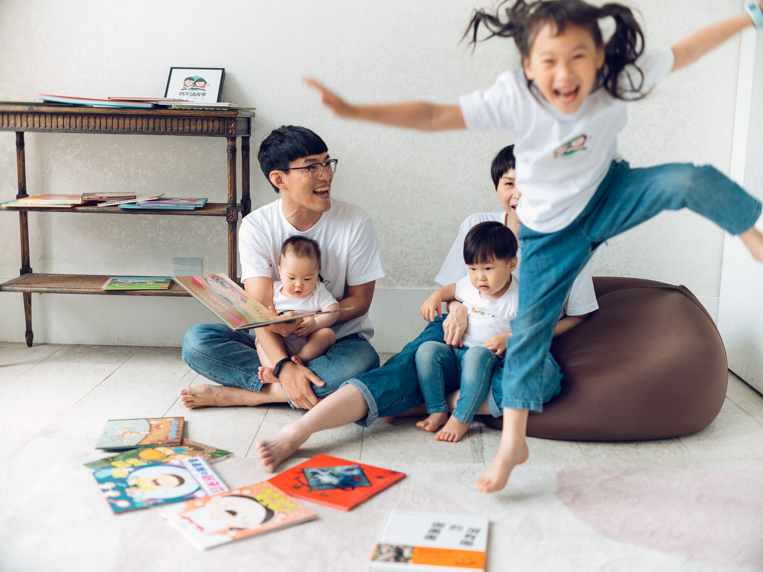 媽爹講故事-全家福-Mom & Dad