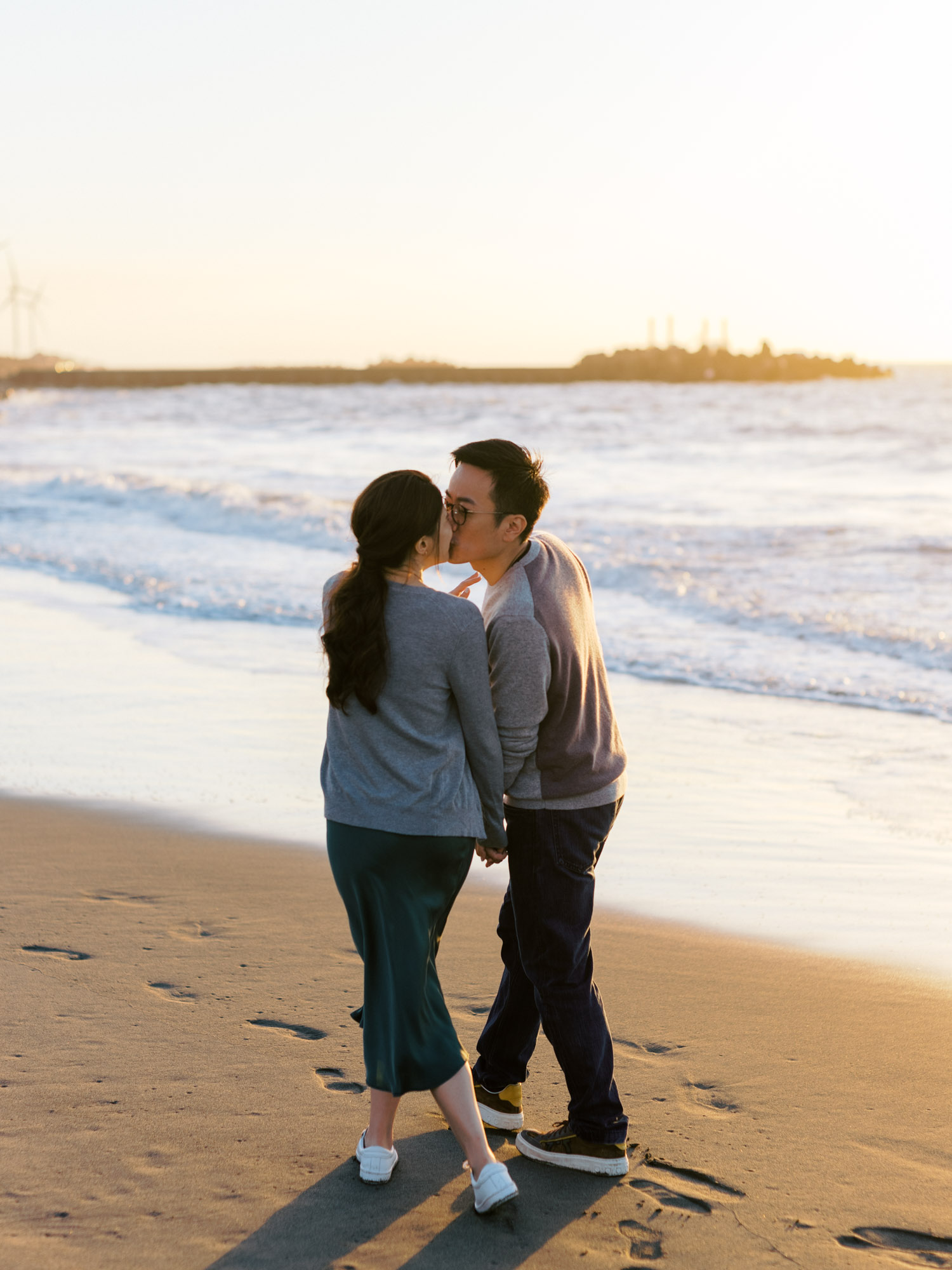 海灘逆光婚紗-便服婚紗-沙灘-海邊-底片-GFX 50R-mark-hong