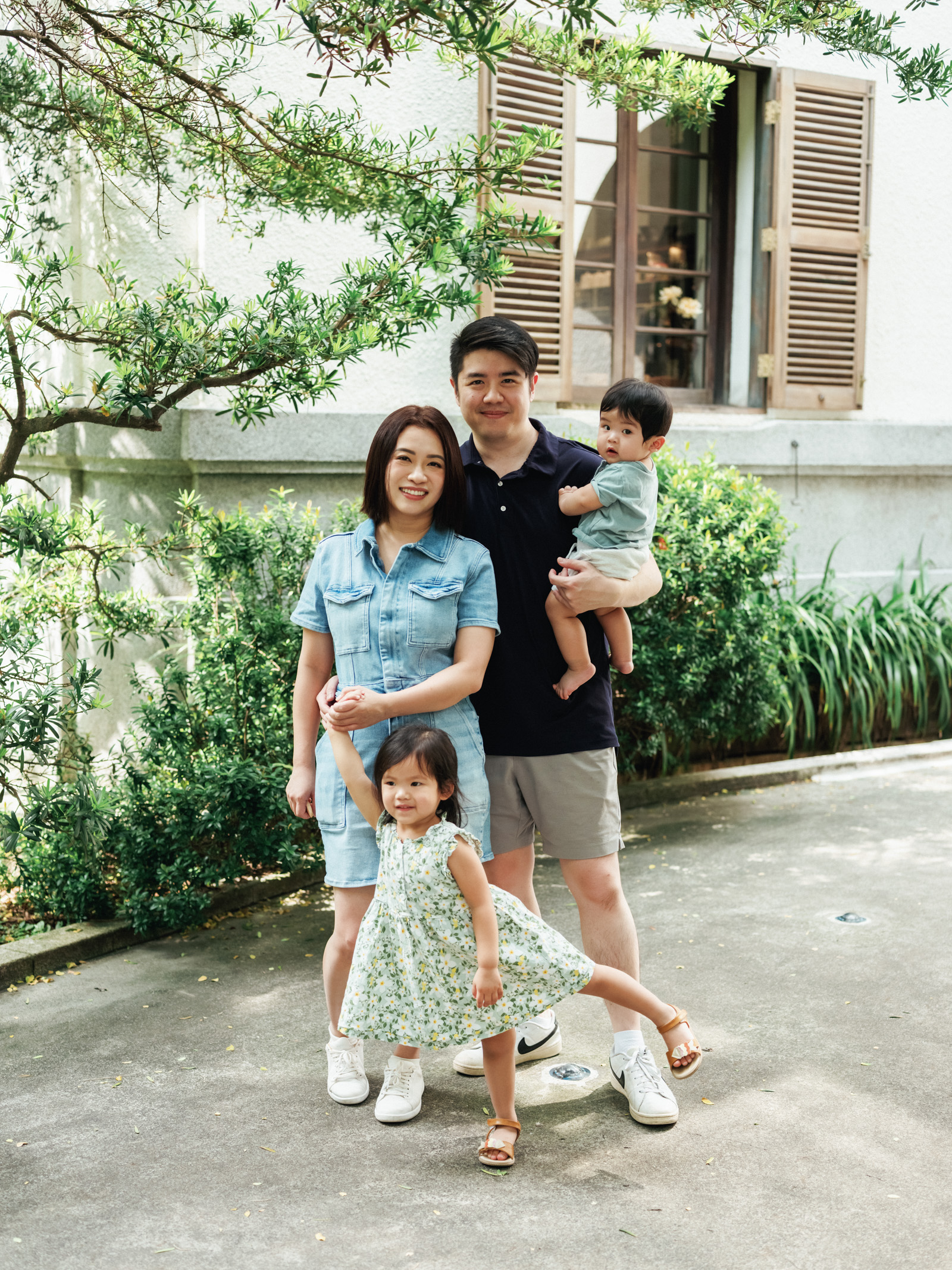 台北全家福 赤峰街 總監攝影師 Mark  Taipei Family Portraits 全家福 赤峰街 台北 Mark Hong 底片 美國