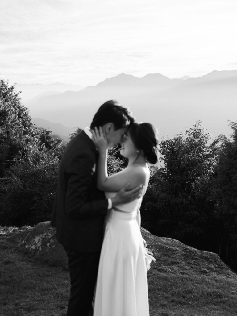 阿里山婚紗 自然風格婚紗照 森林系婚紗 台灣婚紗景點推薦 旅拍婚紗 阿里山日出