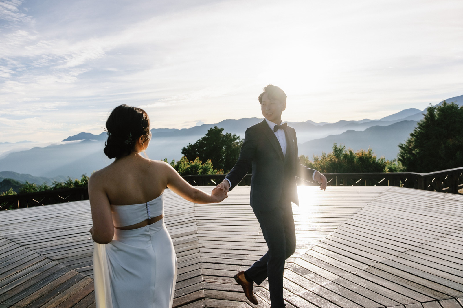 阿里山婚紗 自然風格婚紗照 森林系婚紗 台灣婚紗景點推薦 旅拍婚紗 阿里山日出