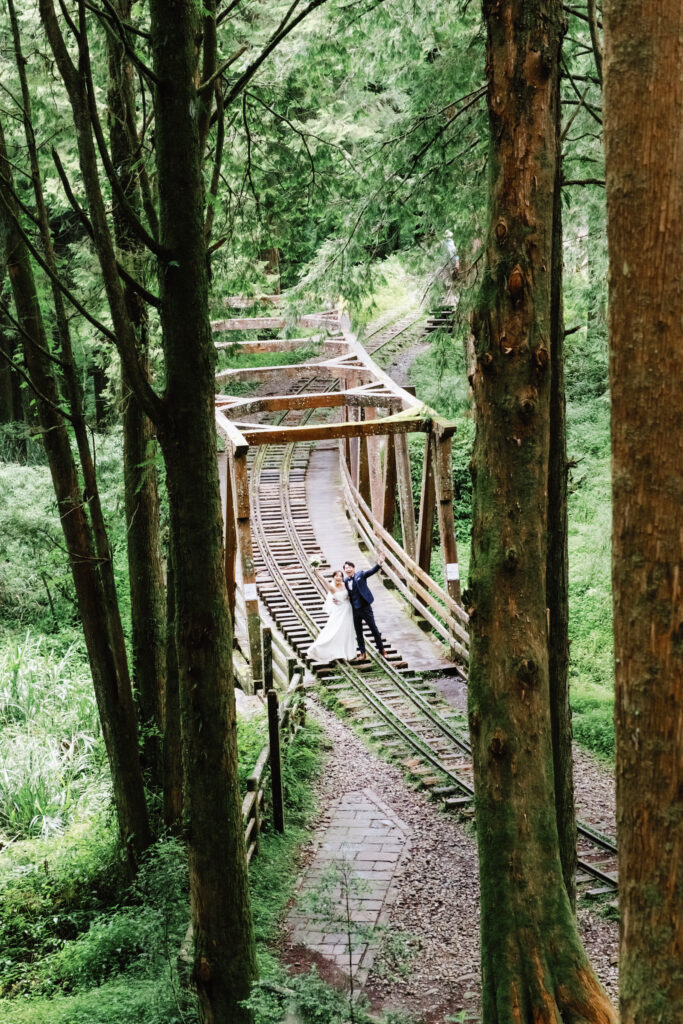 阿里山婚紗 自然風格婚紗照 森林系婚紗 台灣婚紗景點推薦 旅拍婚紗