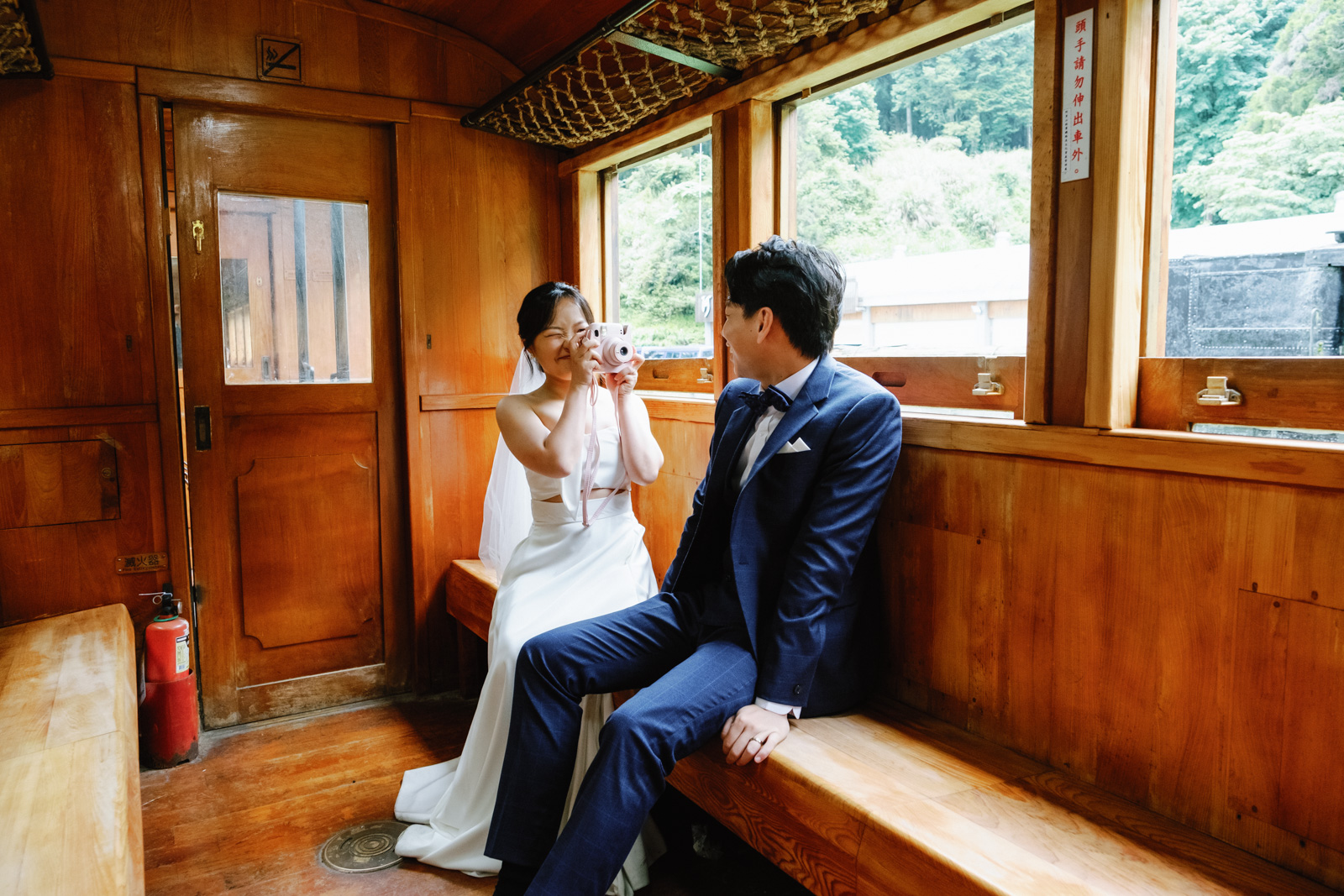 阿里山婚紗 自然風格婚紗照 森林系婚紗 台灣婚紗景點推薦 旅拍婚紗
